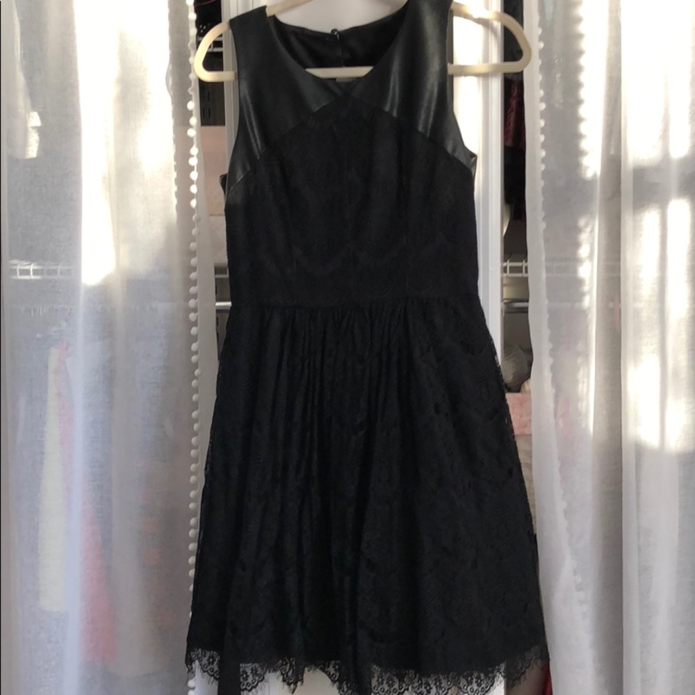 Jessica Simpson size 4 faux leather and lace dress